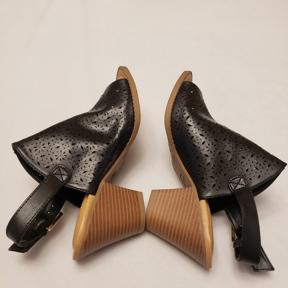 Dr. Scholl's Chunky Heel Sandals - Picture 6 of 11